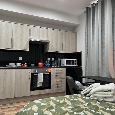 Mia Residence - Entire Studio Apartment - City View - London - Next To Ealing Broadway Station 外观 照片
