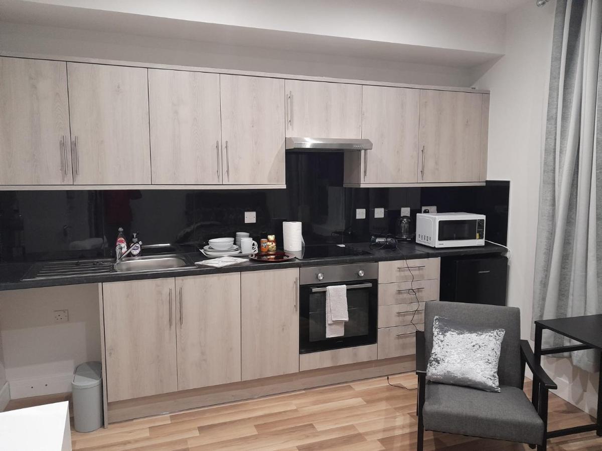 Mia Residence - Entire Studio Apartment - City View - London - Next To Ealing Broadway Station 外观 照片