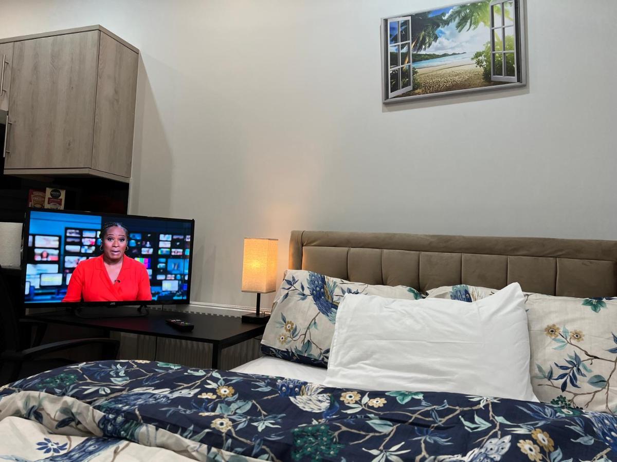 Mia Residence - Entire Studio Apartment - City View - London - Next To Ealing Broadway Station 外观 照片
