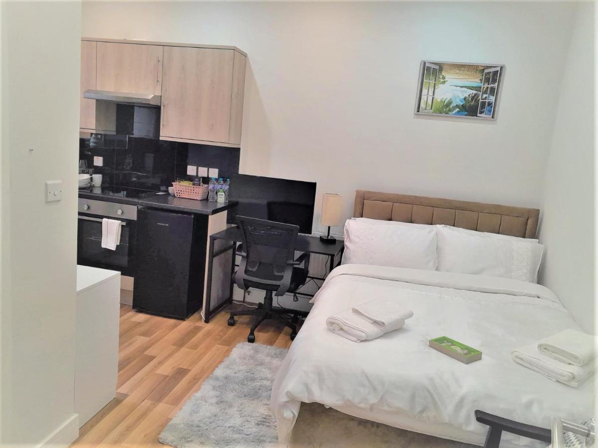 Mia Residence - Entire Studio Apartment - City View - London - Next To Ealing Broadway Station 外观 照片