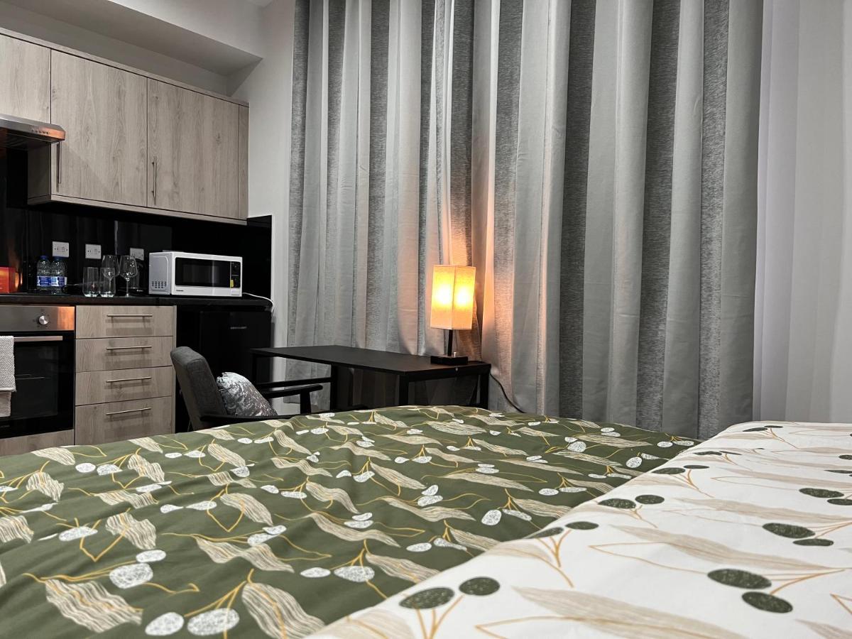 Mia Residence - Entire Studio Apartment - City View - London - Next To Ealing Broadway Station 外观 照片