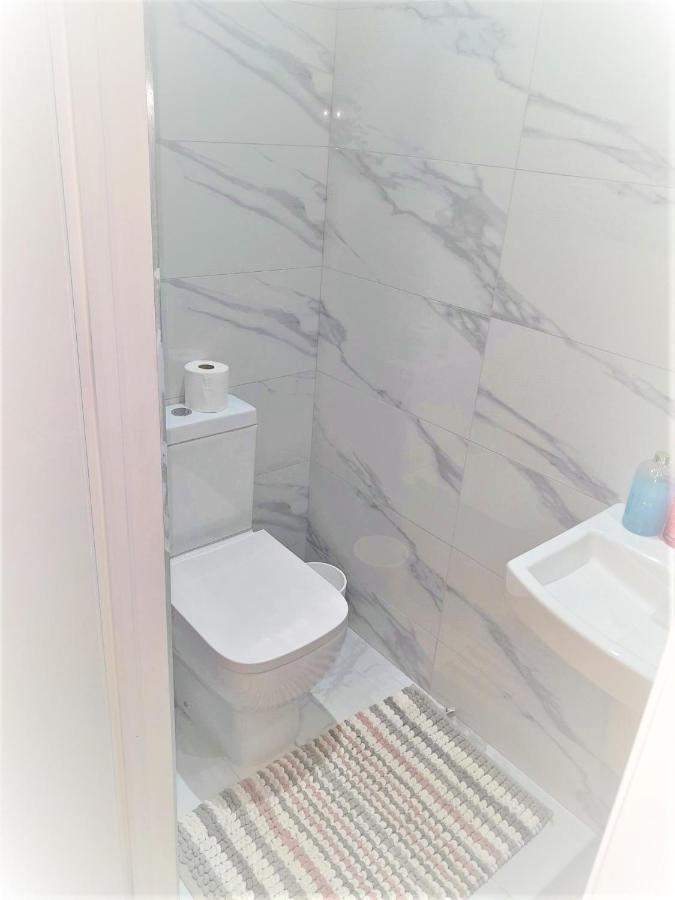 Mia Residence - Entire Studio Apartment - City View - London - Next To Ealing Broadway Station 外观 照片