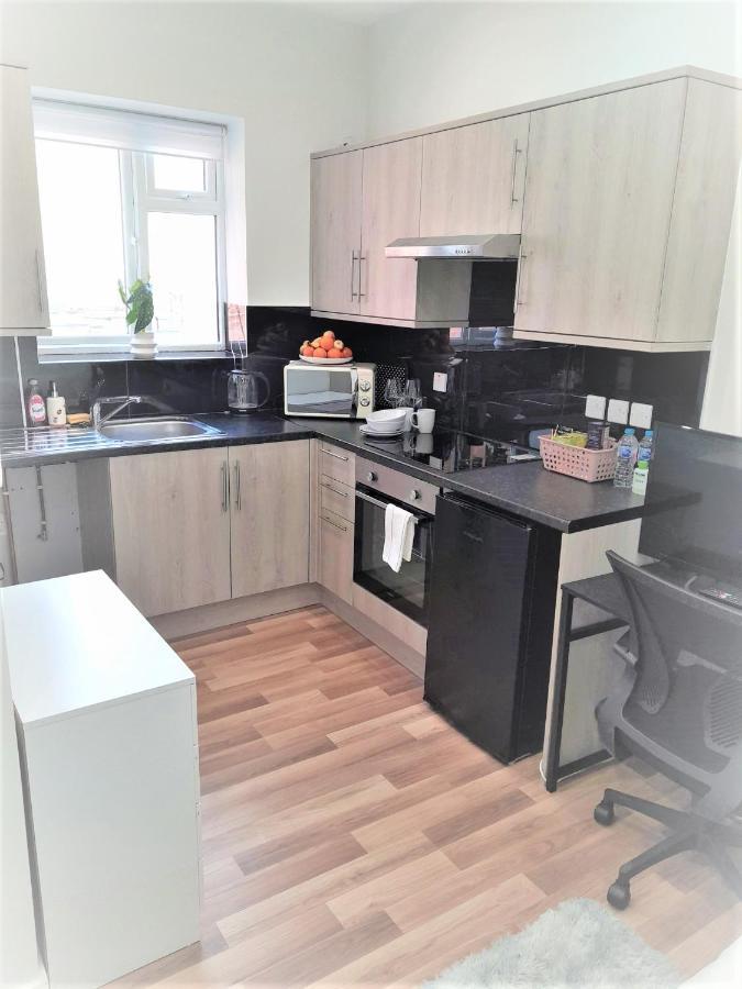 Mia Residence - Entire Studio Apartment - City View - London - Next To Ealing Broadway Station 外观 照片