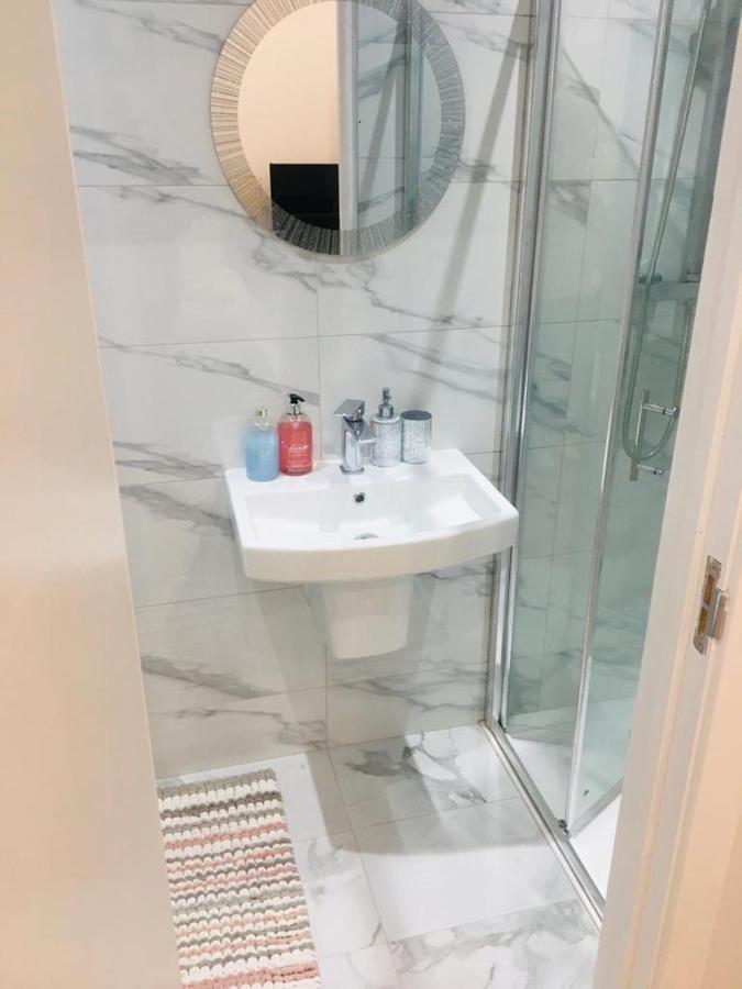 Mia Residence - Entire Studio Apartment - City View - London - Next To Ealing Broadway Station 外观 照片