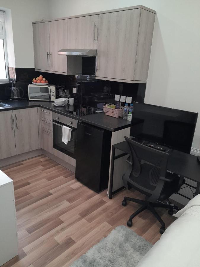 Mia Residence - Entire Studio Apartment - City View - London - Next To Ealing Broadway Station 外观 照片